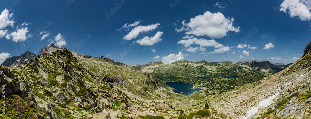 Lac d’Aubert und Lac d’Aumar, im Naturreservat Massif du Néouvielle im Nationalpark Pyrenäen