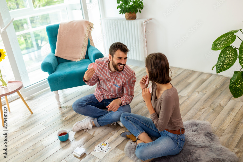Couple playing cards Couple playing cards