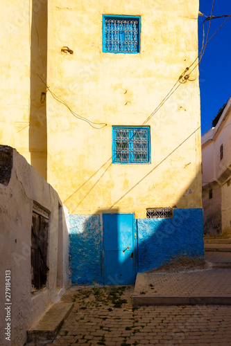 Fototapeta Naklejka Na Ścianę i Meble -  Old streets in old Moroccan city