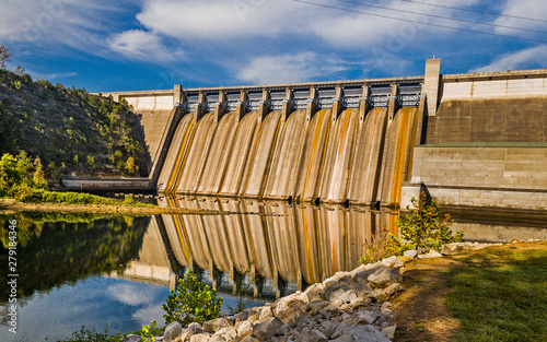 Wallpaper Mural Table Rock Lake Dam floodgates closed Torontodigital.ca