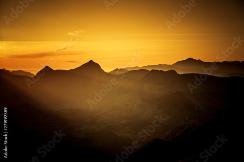 Sonnenaufgang am Col d’Aubisque in den Französischen Pyrenäen