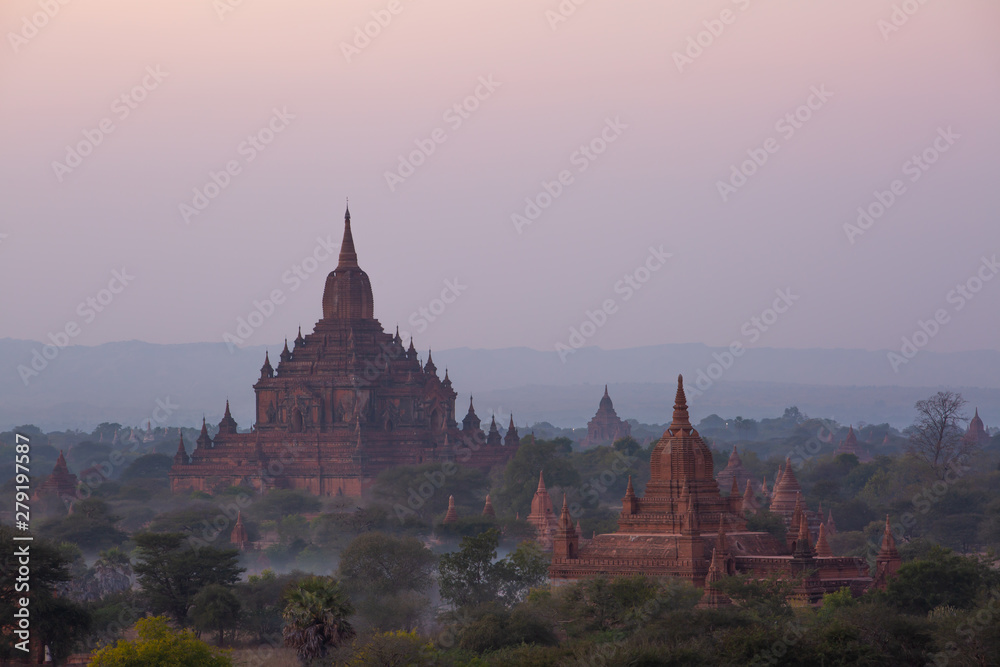 Htilominlo Temple is a Buddhist temple located in Bagan, in Burma/Myanmar, built during the reign of King Htilominlo, 1211-1231.