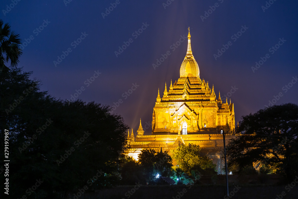 Φωτογραφία Htilominlo Temple is a Buddhist temple located in Bagan, in Burma/Myanmar, built during the reign of King Htilominlo, 1211-1231