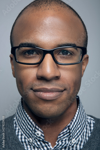 Tablou pe pânză Portrait of man wearing glasses
