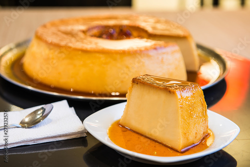 Foto Delicious and colorful traditional peru dessert