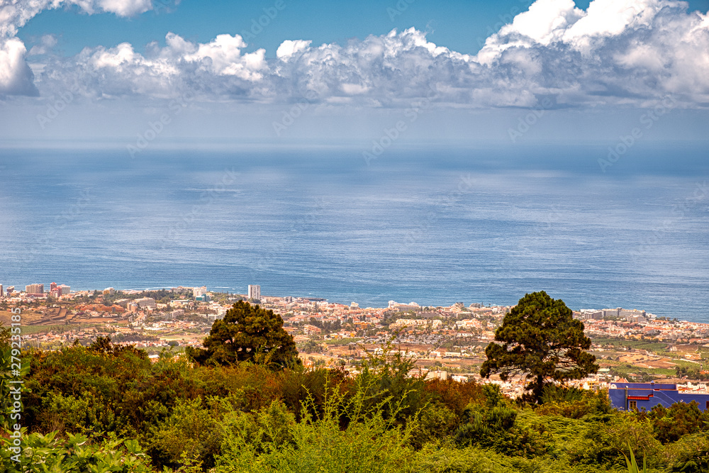 Von Aguamansa selbst hat man eine schöne Aussicht in Richtung Küste und auf Puerto de la Cruz.