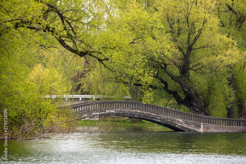 Canvas Print Bridge in the city park of Toronto