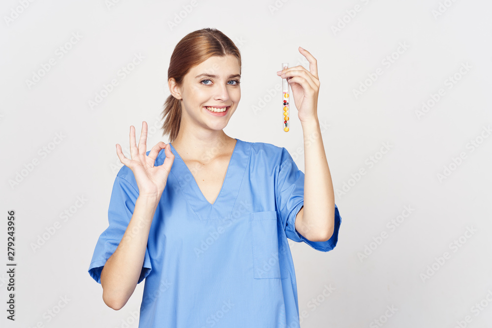 Obraz premium young doctor with thumbs up gesture