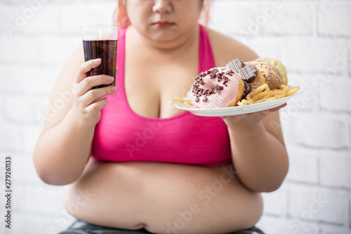Принти на полотні plus size girl with dessert