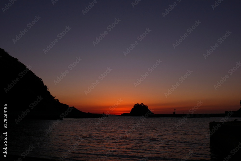 堂が島仁科漁港の夕陽