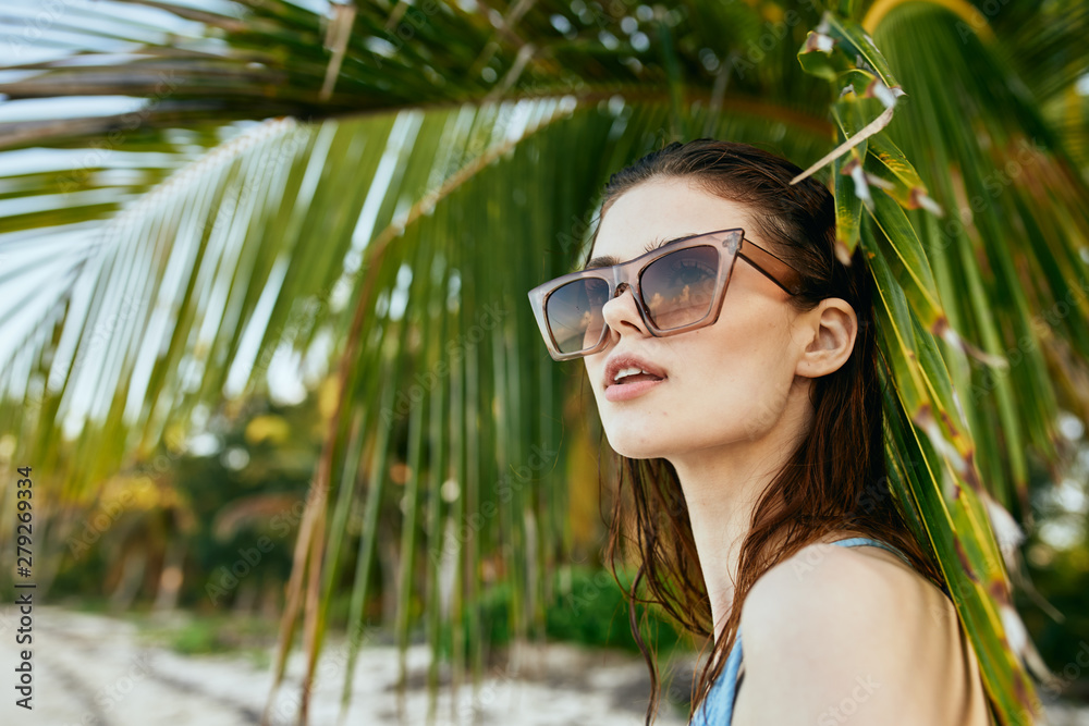 girl in sunglasses girl in sunglasses