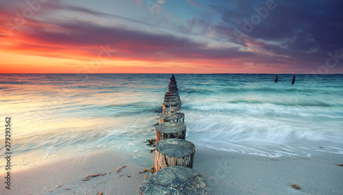 Fototapeta Naklejka Na Ścianę i Meble -  magischer Sonnenuntergang am Meer