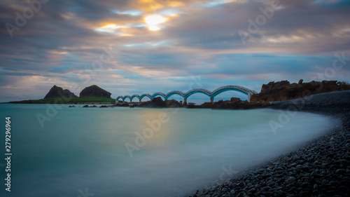 Sansiantai: Dragon Bridge to the Island of the Three Immortals photo