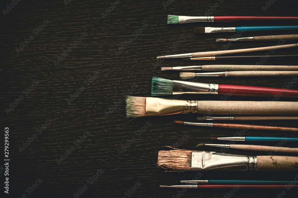 Obraz premium Painting brushes on background.