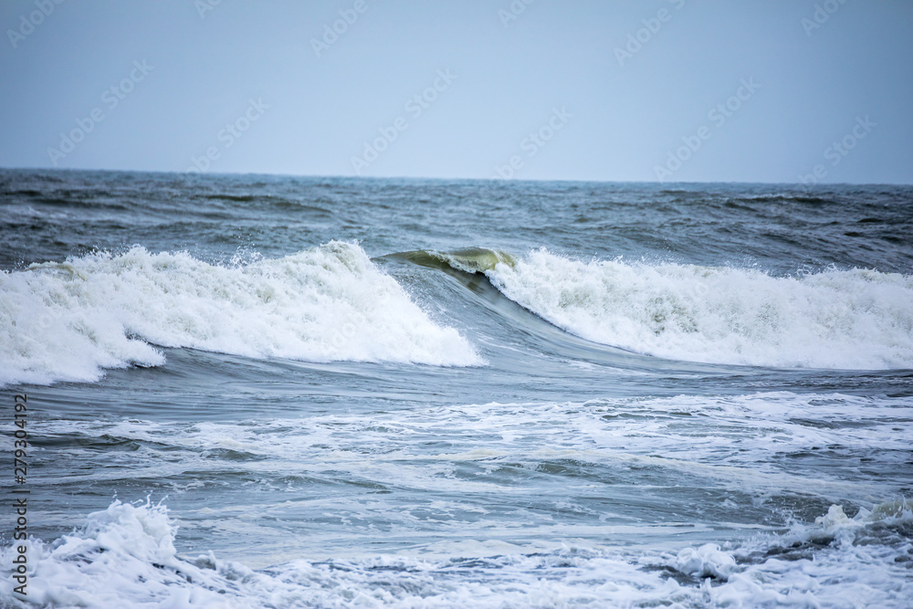 Naklejka premium stormy ocean scenery background