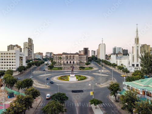 Obraz na płótnie Independence square with City Hall and main Cathedral in Maputo, Mozambique w salonie