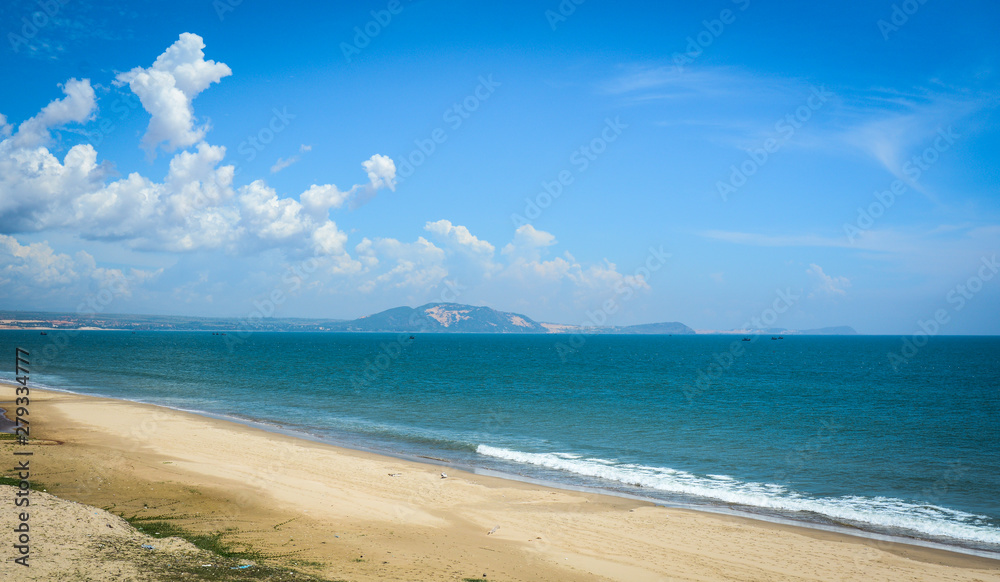 Obraz premium Tropical sea at the sunny day in summer time