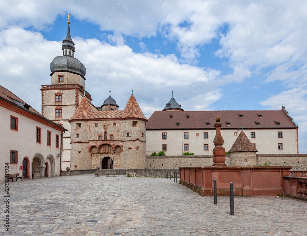 Fototapeta premium Fortress from the 13th century with art and history museum and cultivated terraced garden.