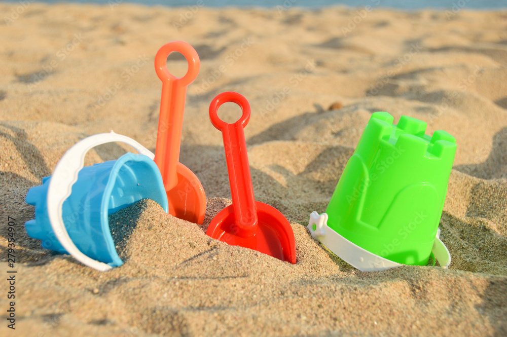 vacances plage sable jouets enfant soleil vacances plage sable jouets enfant soleil