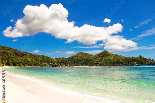 Beautiful turquoise exotic lagoon at Seychelles © travnikovstudio