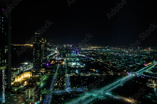 Abu Dhabi bei Nacht 