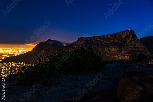 Table Mountain Südafrika Tafel Berg bei Nacht