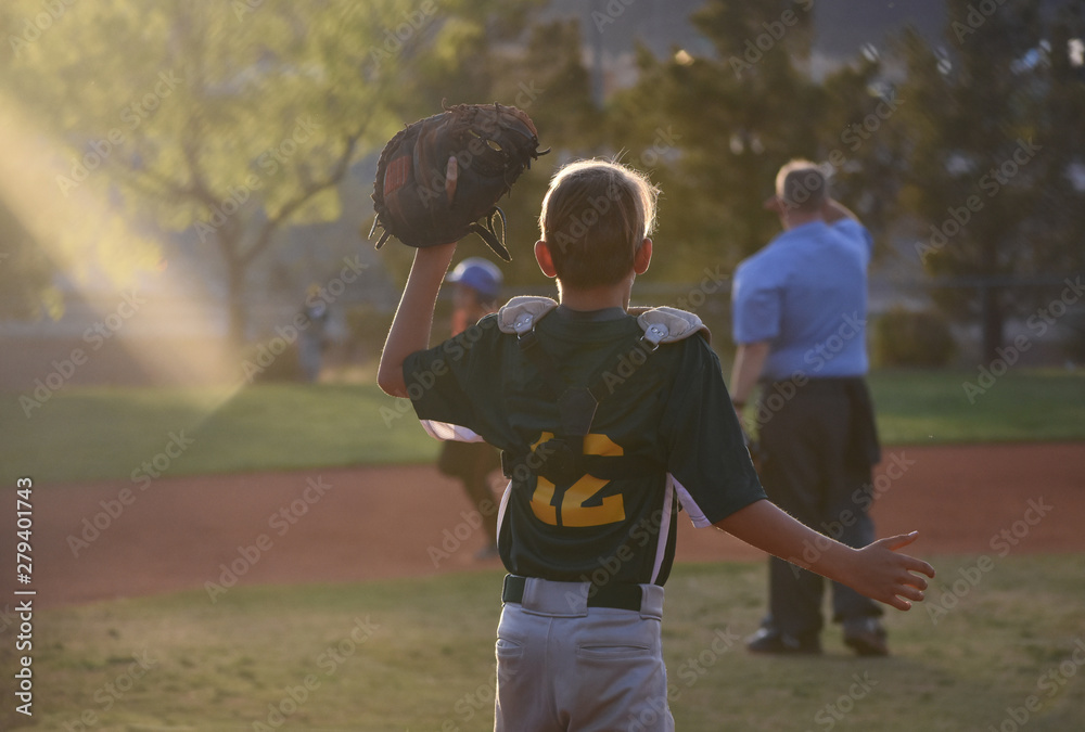 Obraz premium baseball catcher sunset