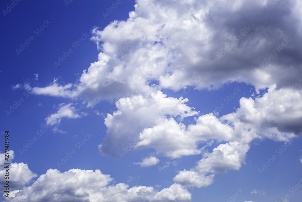 Fototapeta premium Blue Sky With White Clouds