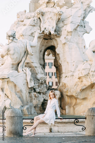 The best places for travel and photo shoots. Girl blogger in Rome with sightseeing.