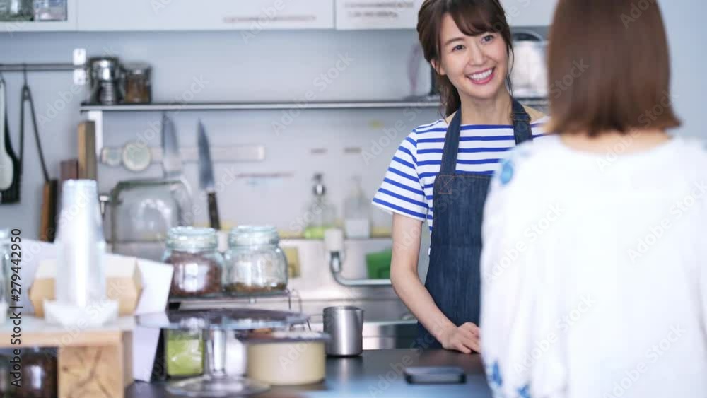 カフェ店員 カフェ店員