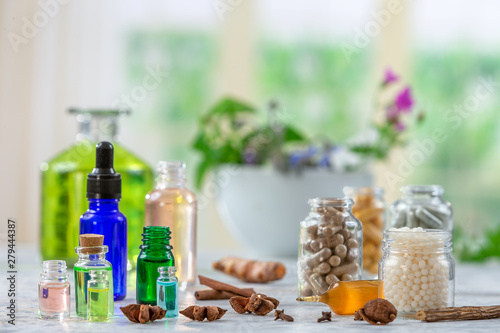 Konstfotografi Herbal medicine pills with dry natural herbs Concept of herbal medicine and diet