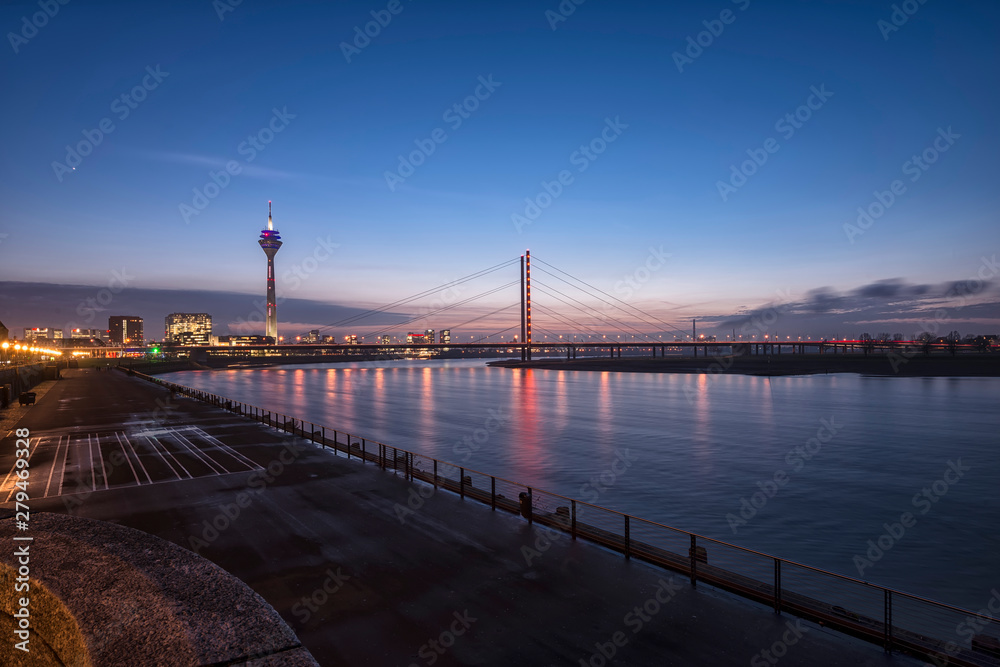 Fototapeta premium Dusseldorf downtown, Dusseldorf downtown at night, Dusseldorf altstadt, Dusseldorf downtown at night and day time