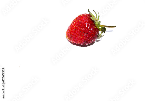 Fototapeta Naklejka Na Ścianę i Meble -  fresh strawberry on white background