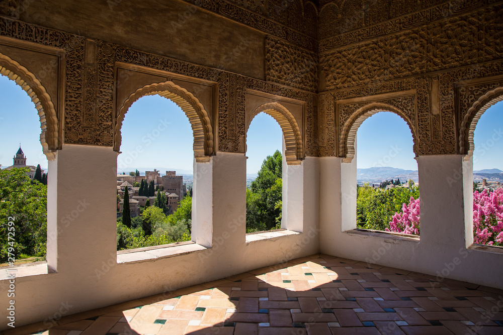 Granada, Andalucia / Spain »; July 2018: The natural windows of the Generalife, Alhambra