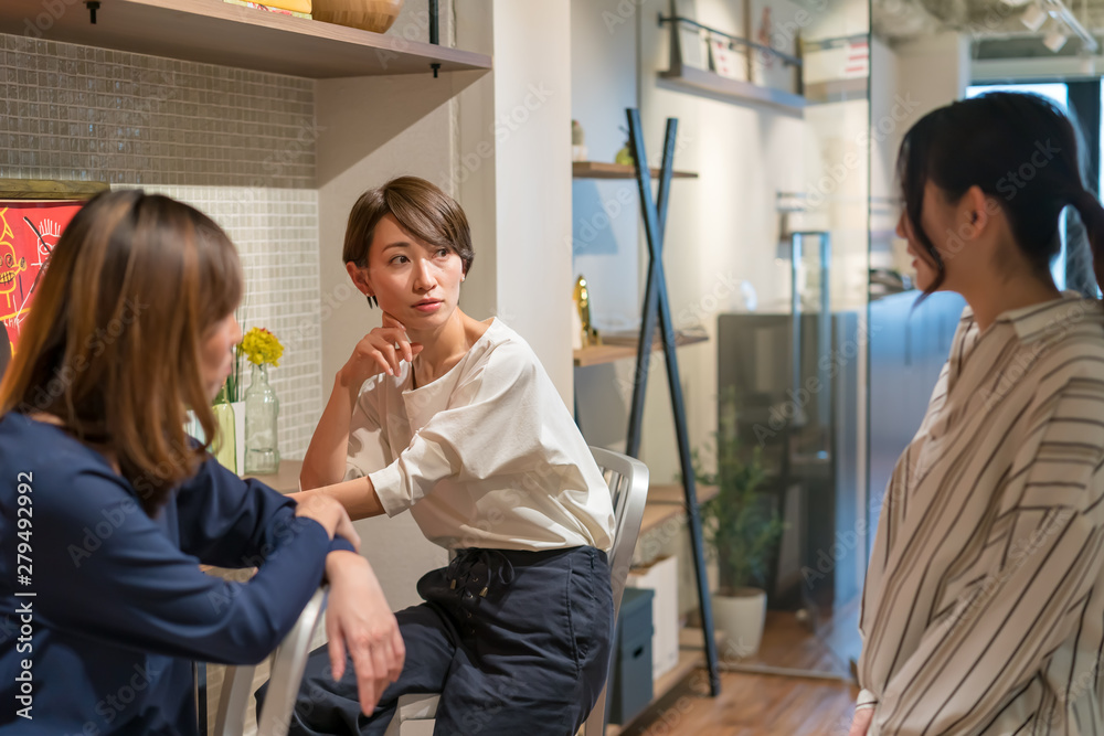 ビジネス・女性 ビジネス・女性