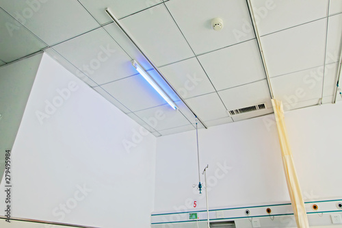 Ultraviolet disinfection lamp in the ward