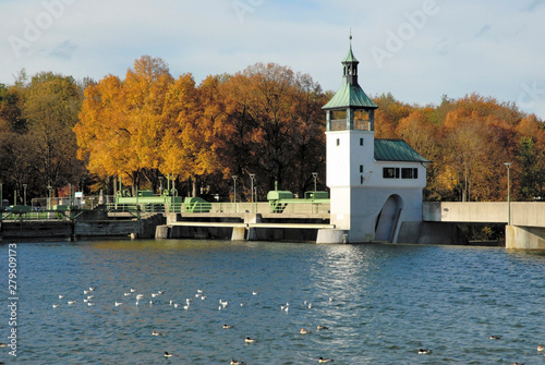 Hochablass mit Schleusenwärterhaus, Augsburg photo