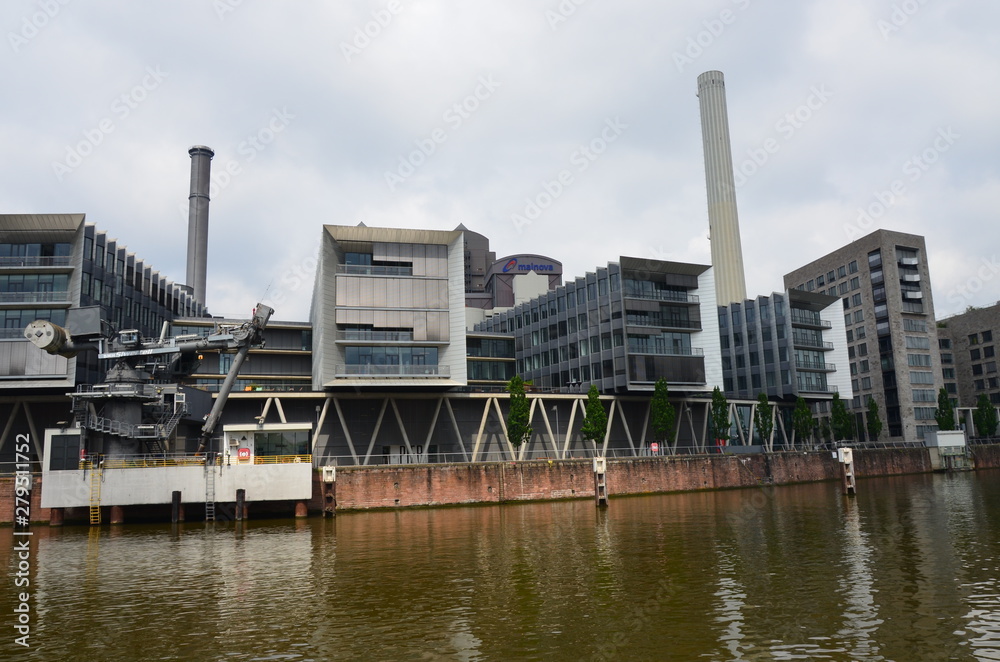 Obraz premium Frankfurt am Main, Germany - a view of the city by river