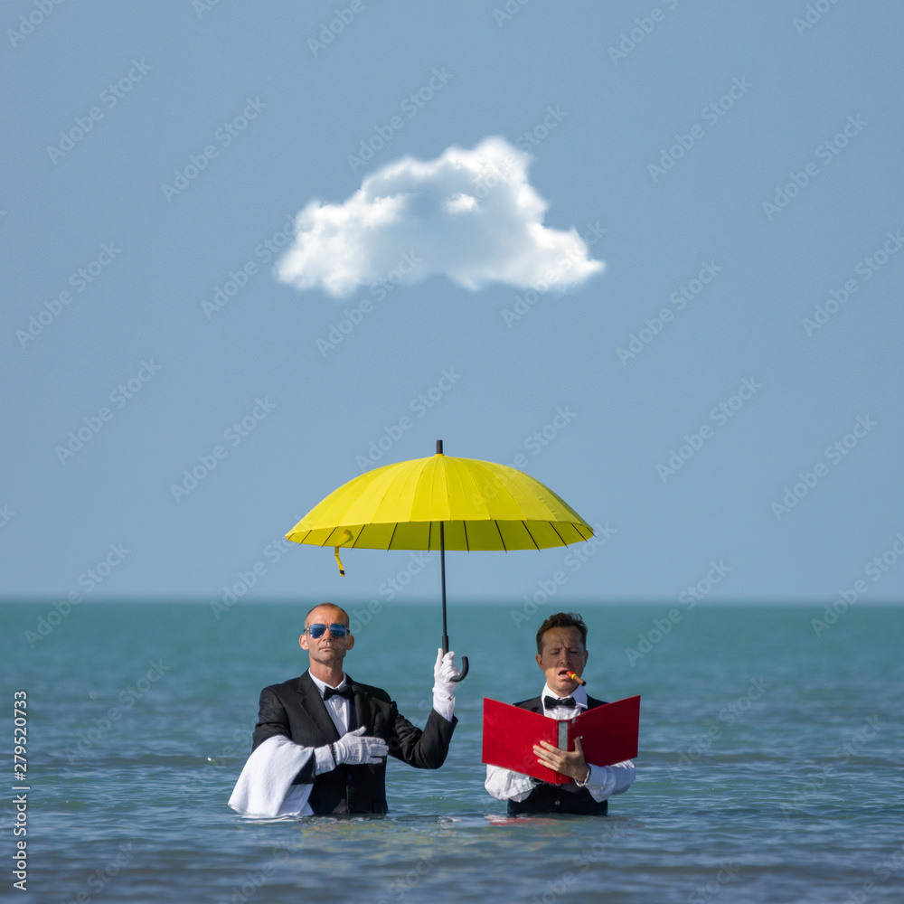 Two businessman under an umbrella protected from tchastnyj cases