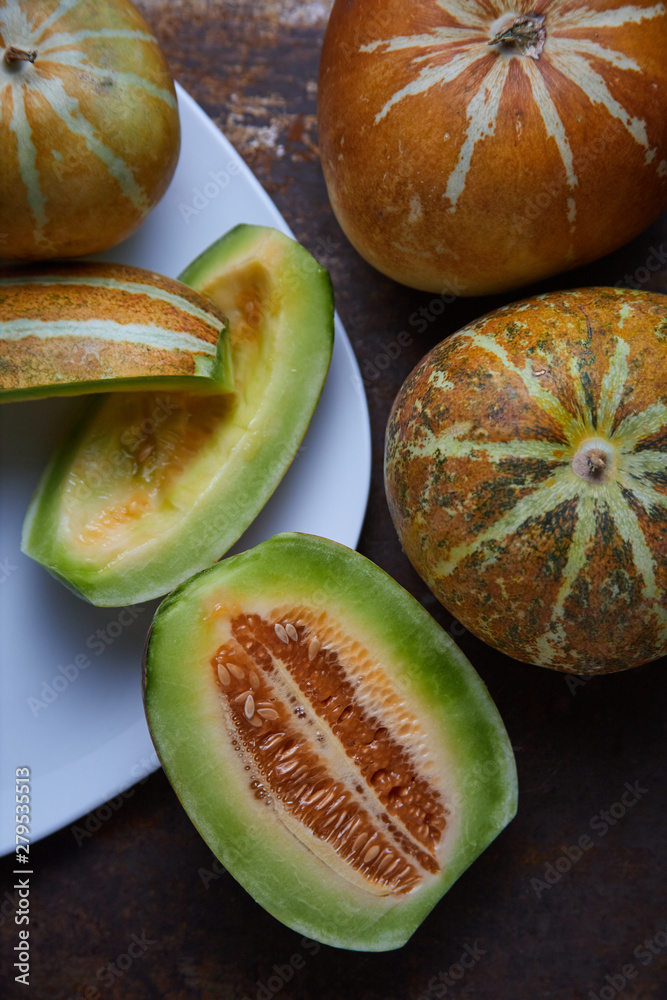 Muskmelon no rusty metal floor Muskmelon no rusty metal floor