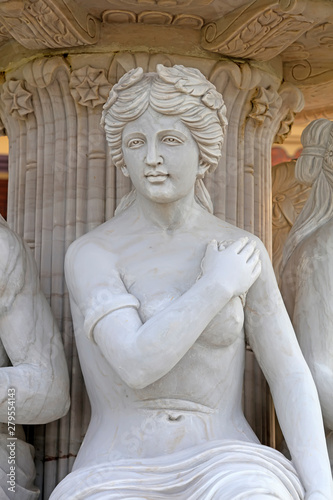 ancient Greek lady was sculptured in the park
