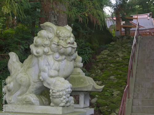 Obraz na płótnie statue in garden w salonie