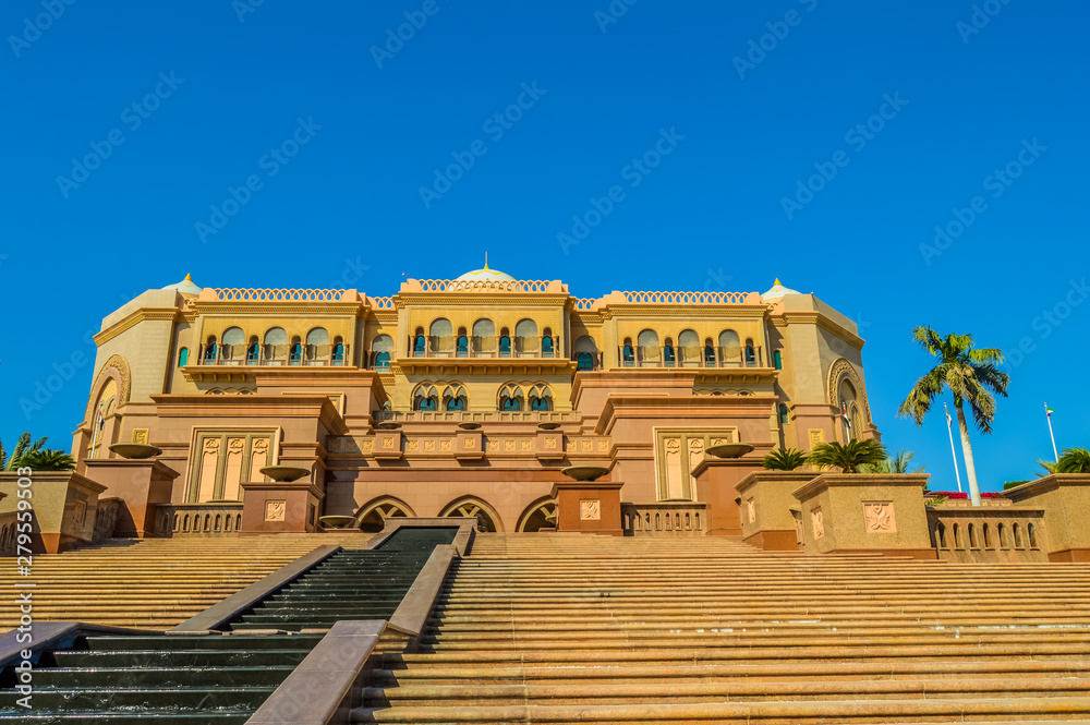 Obraz premium Majestic and Palatial beach front hotel known as Emirates Palace in Abu Dhabi UAE