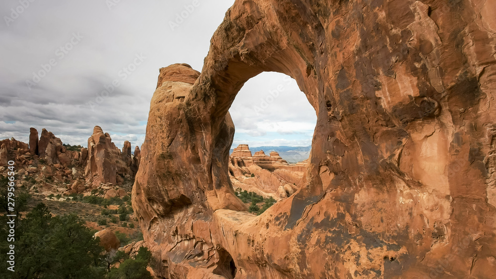 oblique view of double o arch in utah