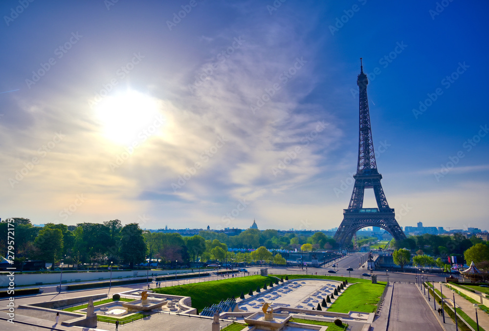 A view of the Eiffel Tower from the Jardins du Trocadero in Paris, France.