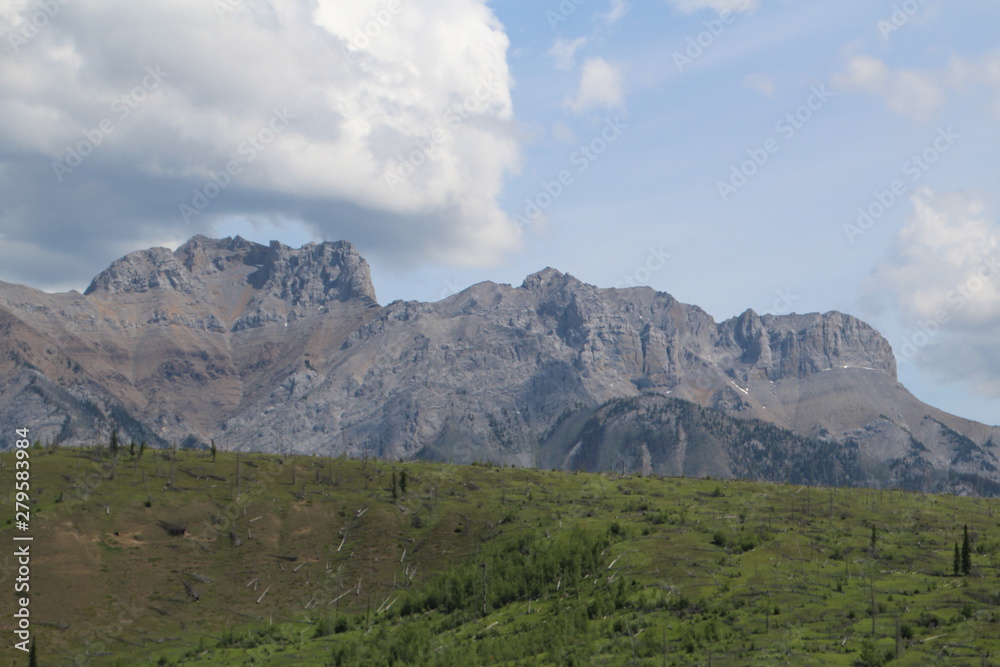 Fototapeta premium Grand Mountains Of Jasper, Jasper National Park, Alberta