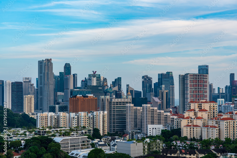 Obraz premium Central Business District i Marina Bay skyline o zmierzchu w Singapurze