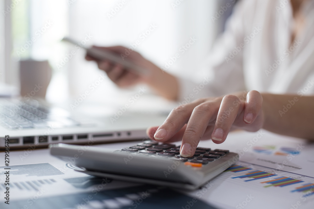 Business woman thinking account,accounting