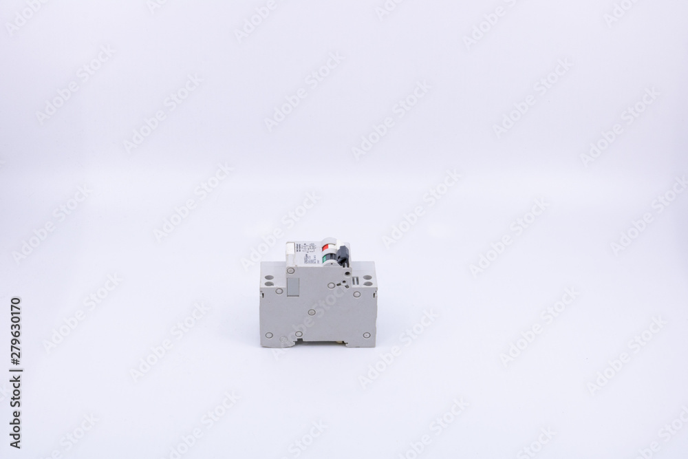 disjoncteur - fusible pour électricité - objet isolé sur fond blanc pour professionnels du BTP et vente de matériel de bricolage disjoncteur - fusible pour électricité - objet isolé sur fond blanc pour professionnels du BTP et vente de matériel de bricolage