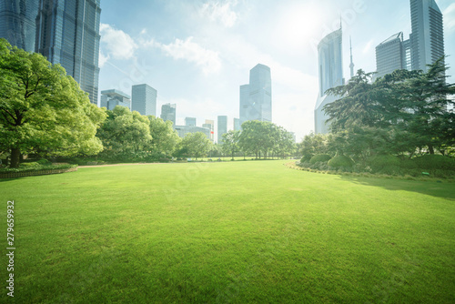 Fototapeta Naklejka Na Ścianę i Meble -  Green Space, Lujiazui Central, Shanghai, China